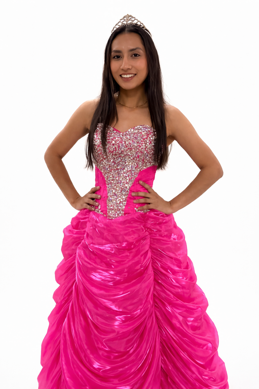 (Solo alquiler) Vestido de quinceañera fucsia con pedrería Talla XS