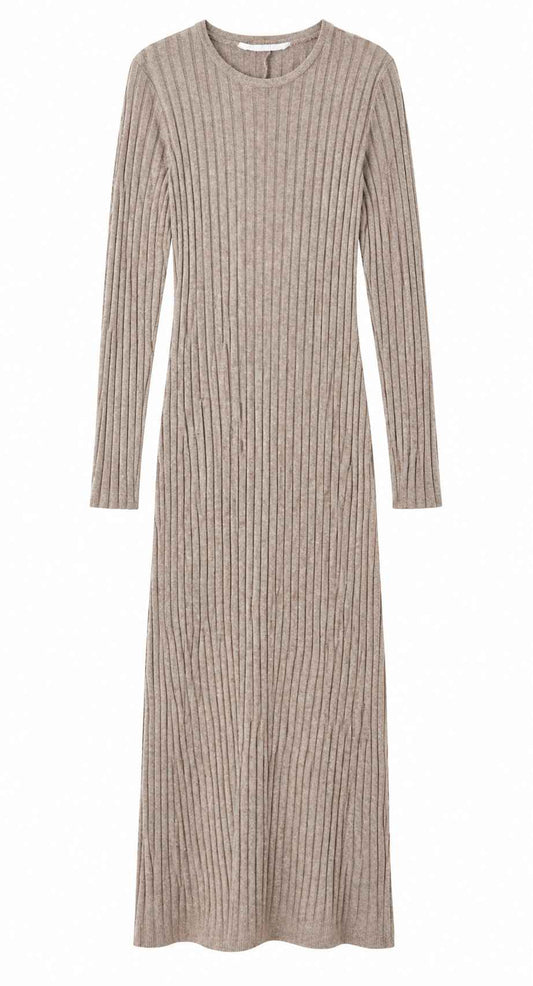 Vestido largo tejido acanalado beige Marca Stradivarius Talla S Usado