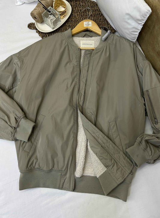 Chaqueta bomber verde oliva hombre Aéropostale Talla S usado