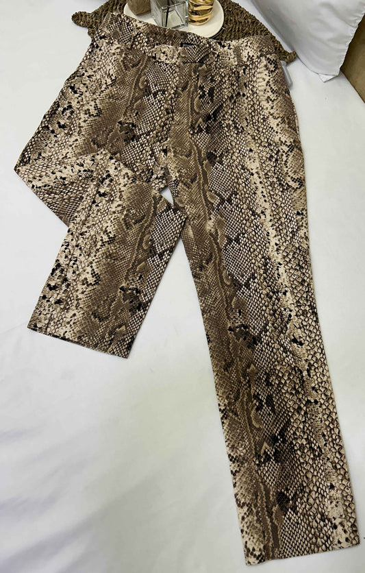 Pantalón estampado snake print Stradivarius Talla EUR 36 usado