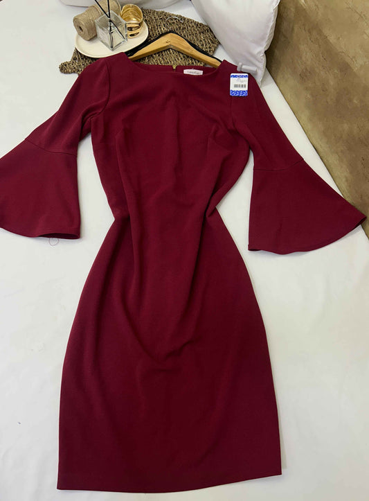 Vestido vino de manga campana Calvin Klein Talla M usado