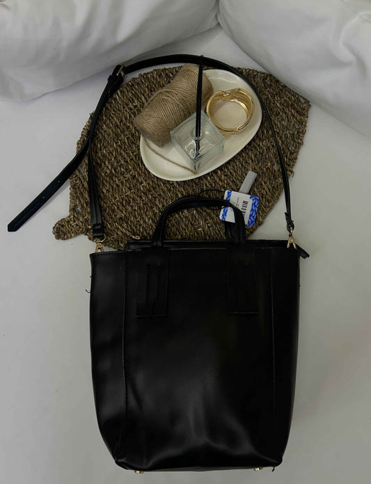 Cartera de cuero negra ZARA usado