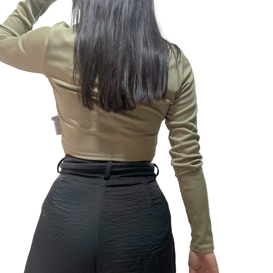 Crop top de manga larga verde oliva talla S/M Usado