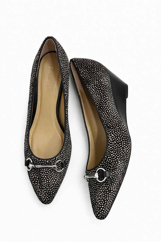 Zapatos flats textura tipo pelaje Marca TALBOTS Talla 7.5 Usado