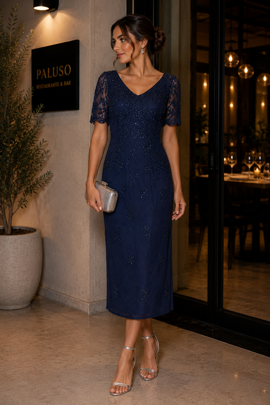 Vestido azul marino con encaje y pedrería talla M usado