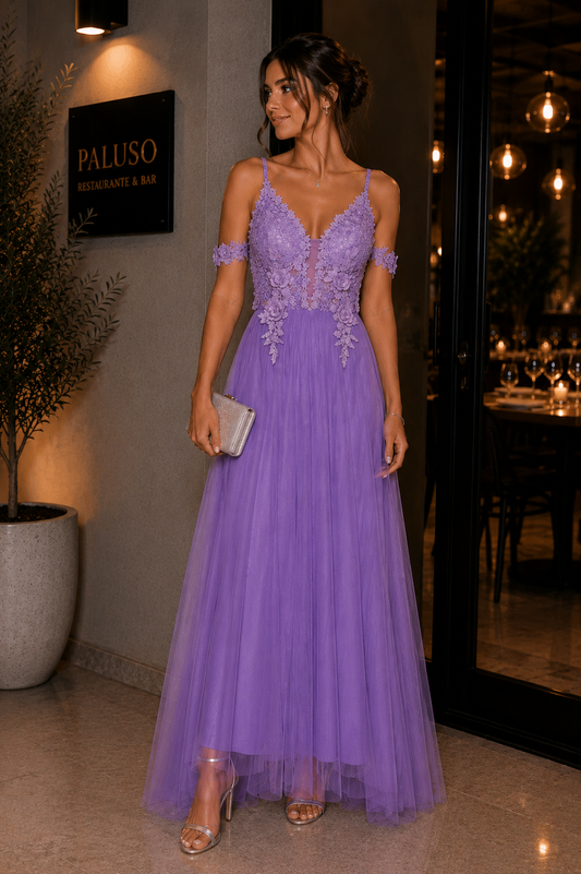 Vestido lila con encaje floral y tul talla S usado