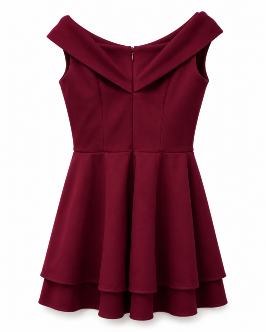 Vestido vino off shoulder con falda en capas talla S usado
