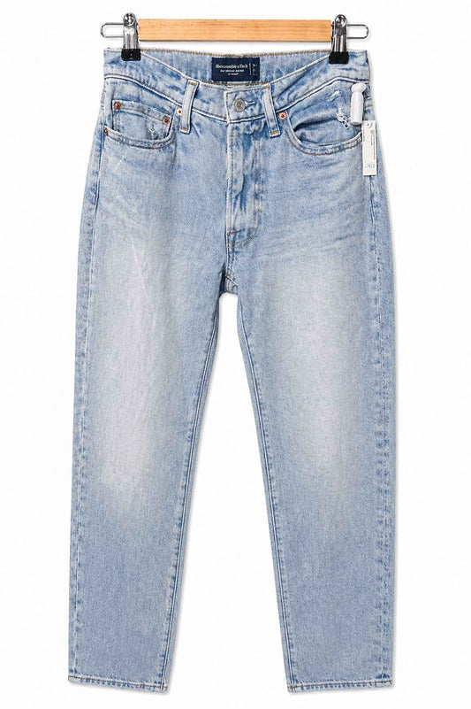 Pantalón jean recto celeste claro Marca Abercrombie & Fitch Talla 29W Usado
