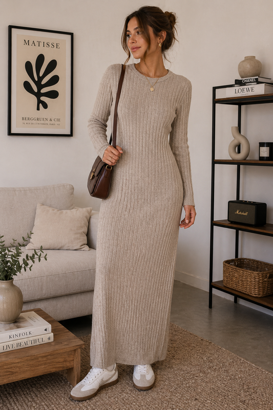 Vestido largo tejido acanalado beige Marca Stradivarius Talla S Usado