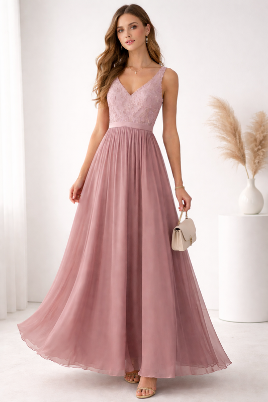 Vestido largo rosa empolvado con encaje Talla M Usado