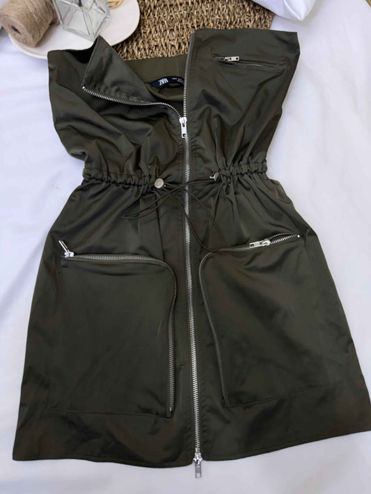 Blusa verde oliva Marca ZARA Talla S Usado