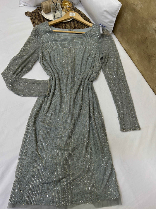 Vestido midi verde oliva con pedrería ADRIANNA PAPELL Talla 12 usado
