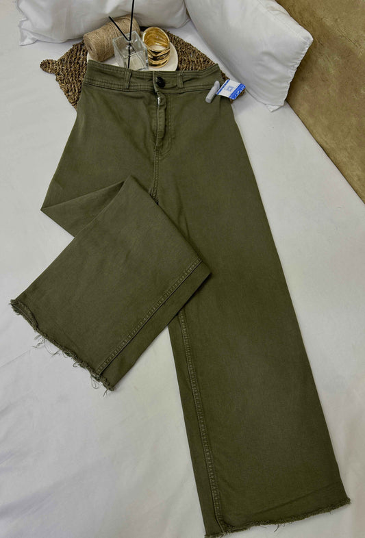 Jean verde oliva Flare MNG Talla XS usado