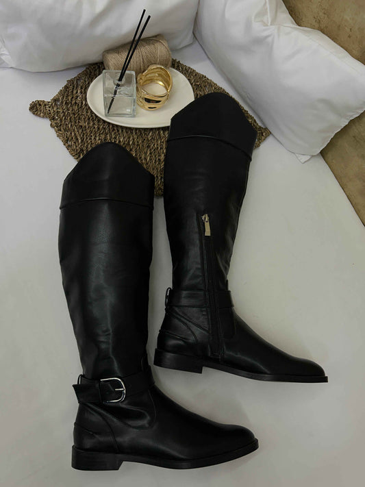 Botas altas negras ZARA Trafaluc Talla 37 usado