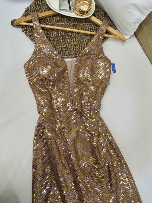 Vestido largo de lentejuelas doradas City Studio Talla  usado