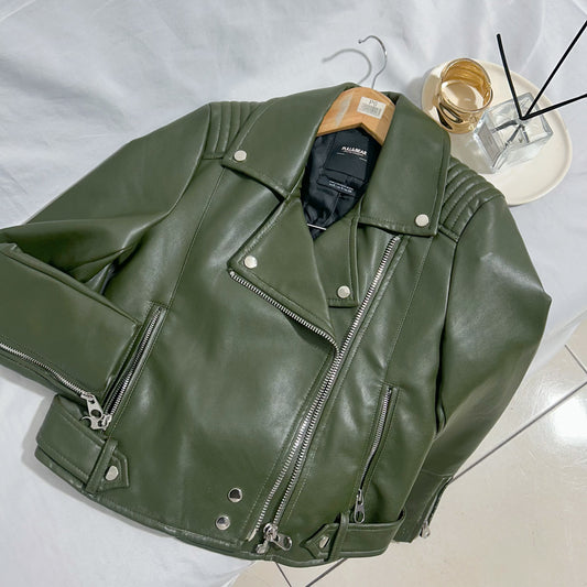 Chaqueta de Cuerina PULL&BEAR Verde Olivo usada