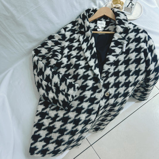 Abrigo NINE WEST usado blanco con negro