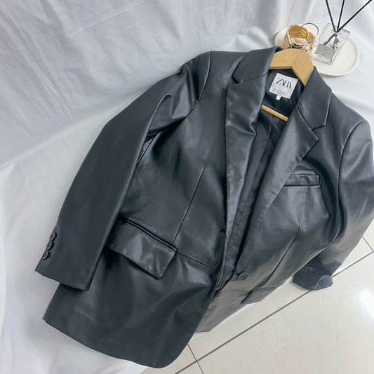 Blazer de mujer de segunda mano usado negro ZARA