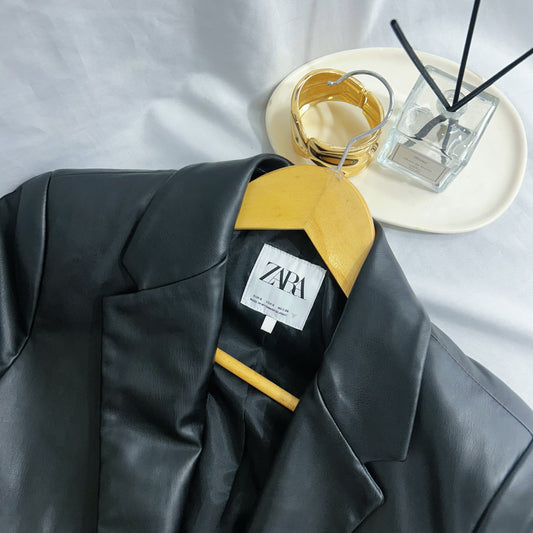 Blazer de mujer de segunda mano usado negro ZARA