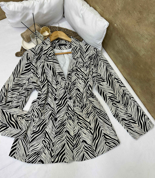 Blazer estampado animal print DAZY Talla L usado