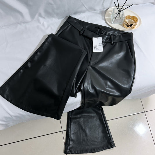 Pantalón Flare de Cuerina Forever 21 Negro Talla M Mujer Nuevo con etiqueta