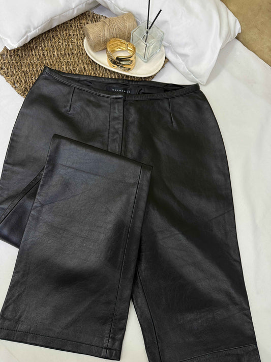 Pantalón de cuerina negro MESMERIZE Talla 10 Usado