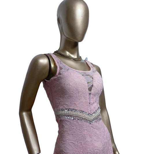 Vestido Midi Rosa en Encaje con Transparencias Ryocca Usado