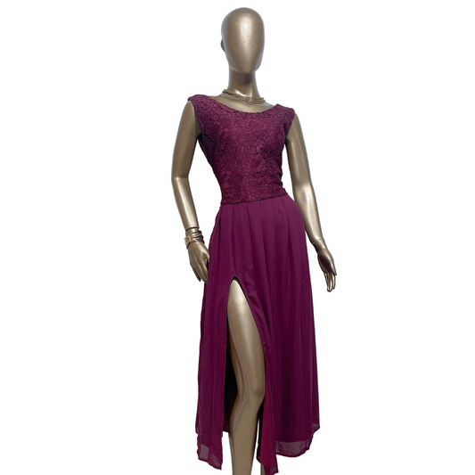 Vestido Largo Vino con Encaje y Abertura Mujer Usado