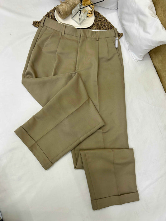 Pantalón de vestir beige Marca DOCKERS Talla 40 Usado
