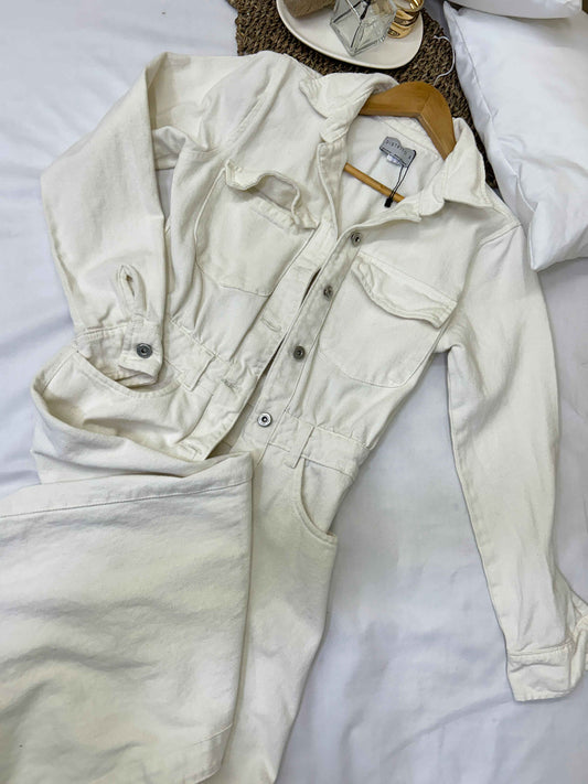 Enterizo tipo vestido blanco texturizado Marca DISTRITO 5 Talla XS Usado