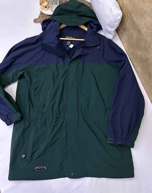Chaqueta impermeable bicolor verde y azul Marca Eddie Bauer Talla L-G Usado