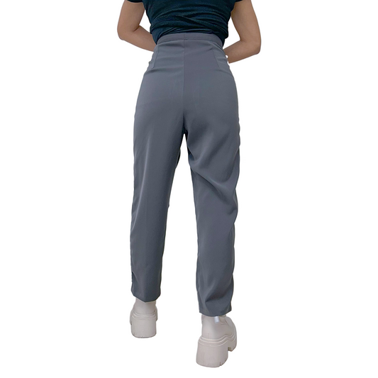 Pantalón satinado gris usado