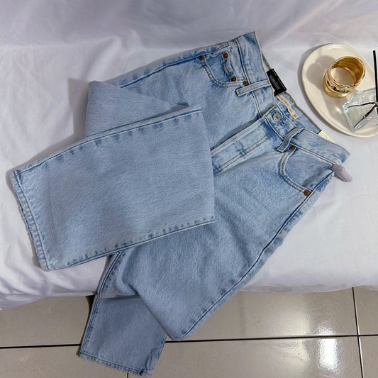 Jean celeste claro Levi’s talla 23x27 nuevo con etiqueta