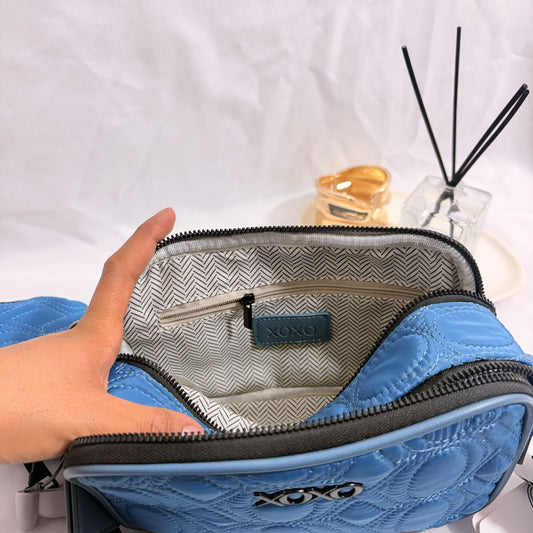 Cartera azul con strap negro XOXO Nueva con etiqueta