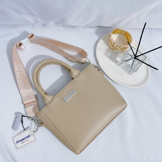 Cartera beige Aeropostale Nueva con etiqueta