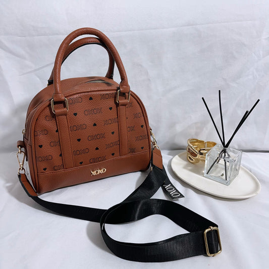 Cartera camel XOXO Nueva con etiqueta