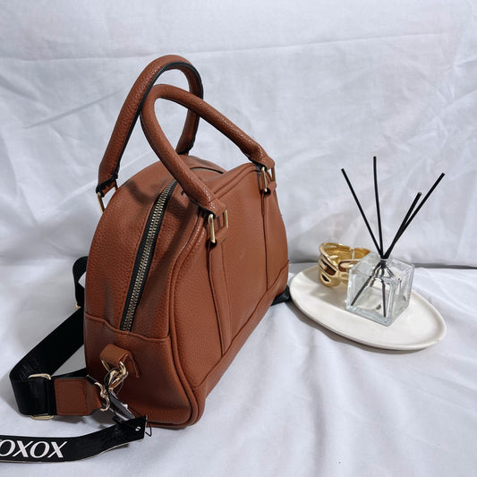 Cartera camel XOXO Nueva con etiqueta