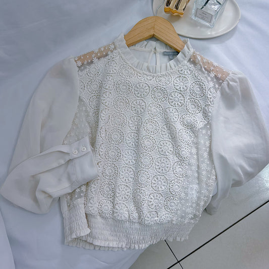 Blusa romántica Charlotte Russe Talla S usada