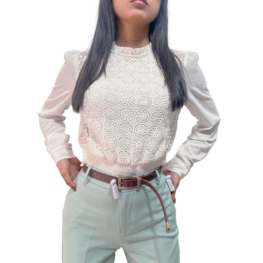 Blusa romántica Charlotte Russe Talla S usada