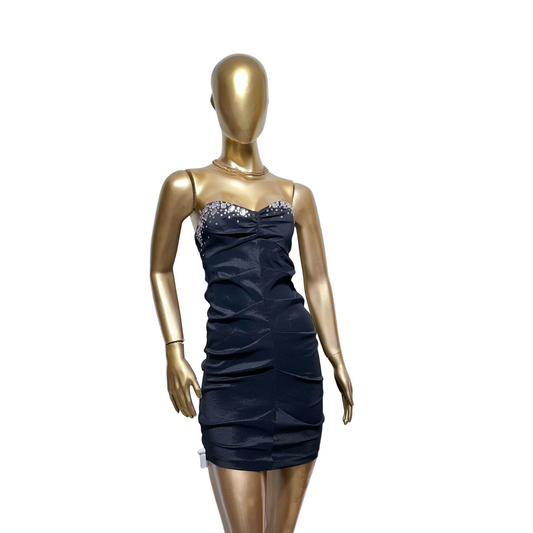 Vestido corto negro marca Ynes talla M usado