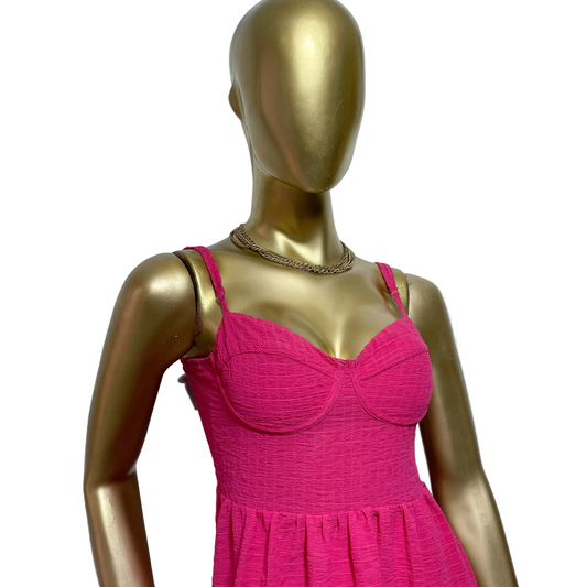 Vestido midi fucsia marca STRADIVARIUS talla M usado