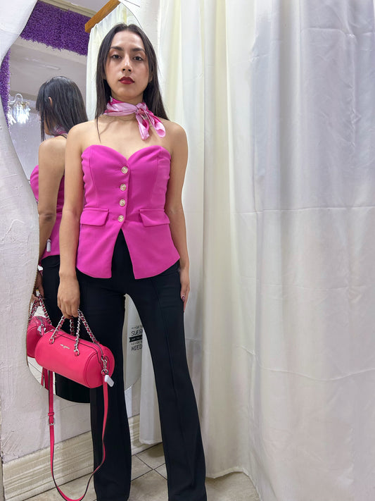 Outfit Fucsia Elegante – Semicrop + Pantalón SHEIN M + Catera Karl Lagerfeld + Pañuelo