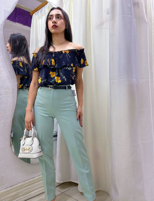 Outfit Floral & Mint – Blusa + Pantalón Stradivarius 36 + Cartera Forever 21 + Cinturón