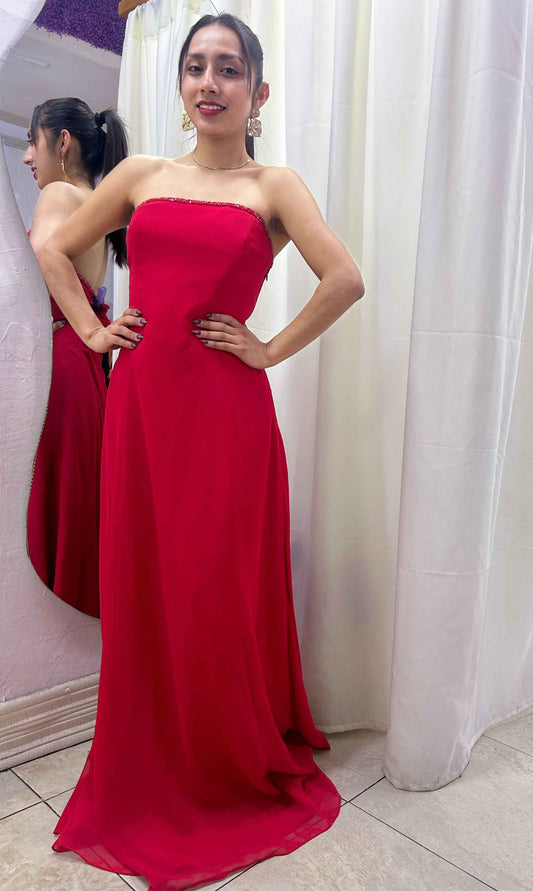 Vestido largo rojo strapless  marca Jordan, talla 6 usado