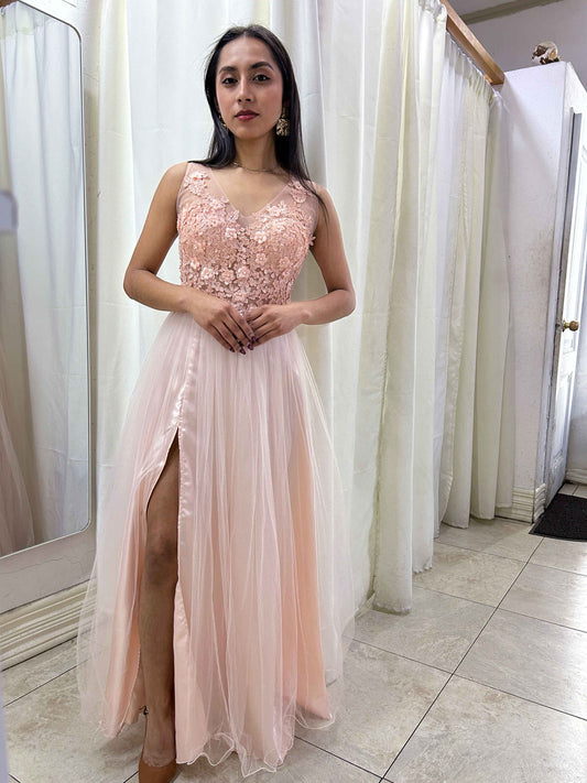 Vestido largo romántico con encaje y tul usado