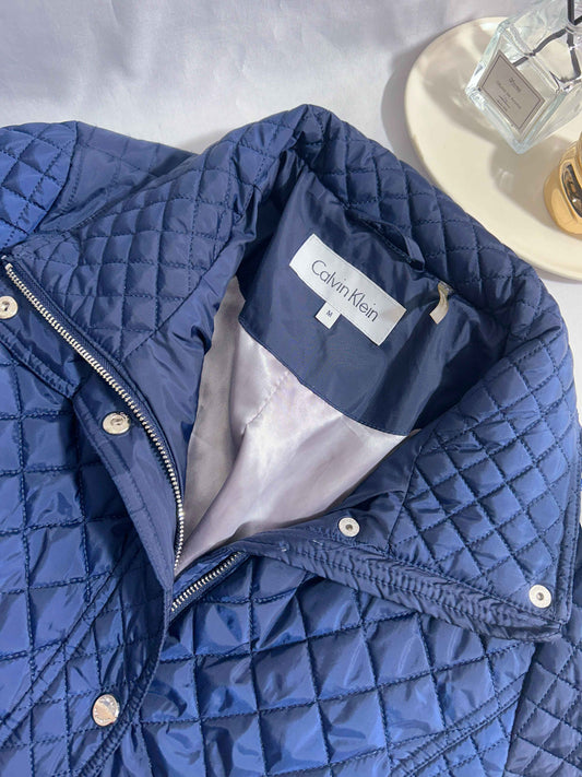 Chaqueta acolchada azul marino Calvin Klein talla M usada