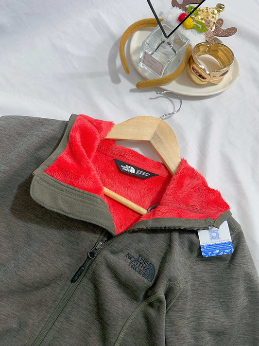 Chaqueta térmica verde marca The North Face talla S usada
