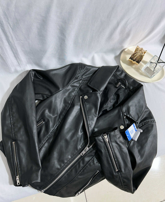 Chaqueta biker negra  DIVIDED H&M  Talla S usada